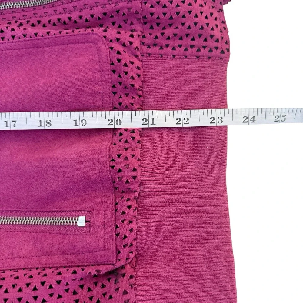 Kenneth Cole excellent pre
